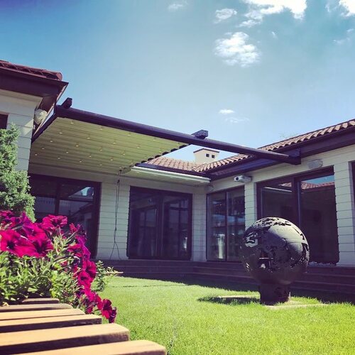 leafawning_1534242217_1845679950516922269_5571069908