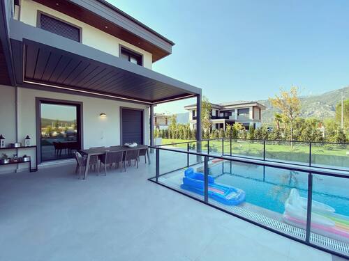 leafawning_1595606943_2360444579148005969_5571069908